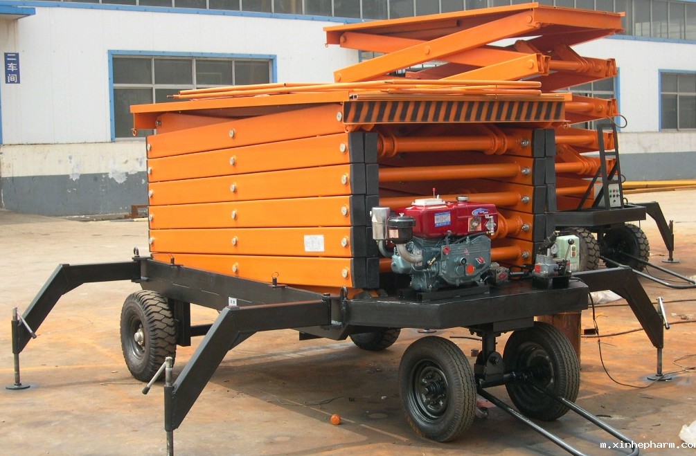 四轮移动剪叉式升降机